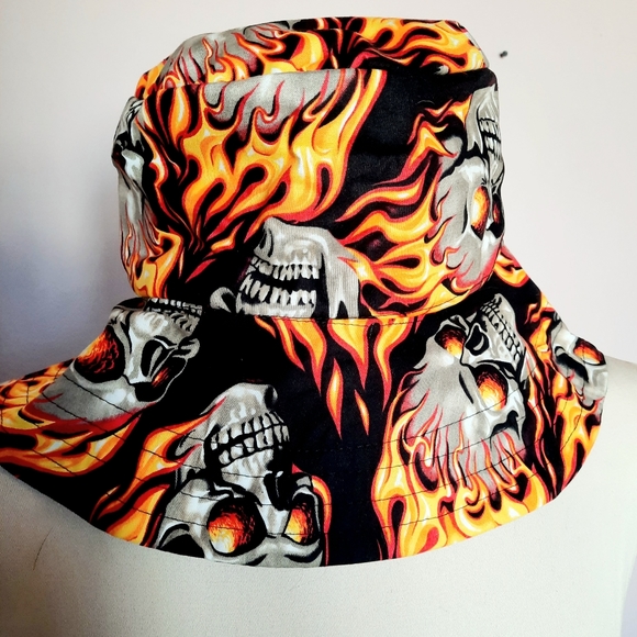 Flaming Skulls Bucket Hat Summer Hat - Picture 1 of 6